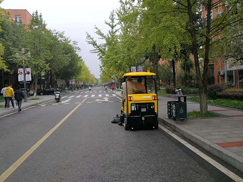 校園掃地機(jī) 校園掃地機(jī)